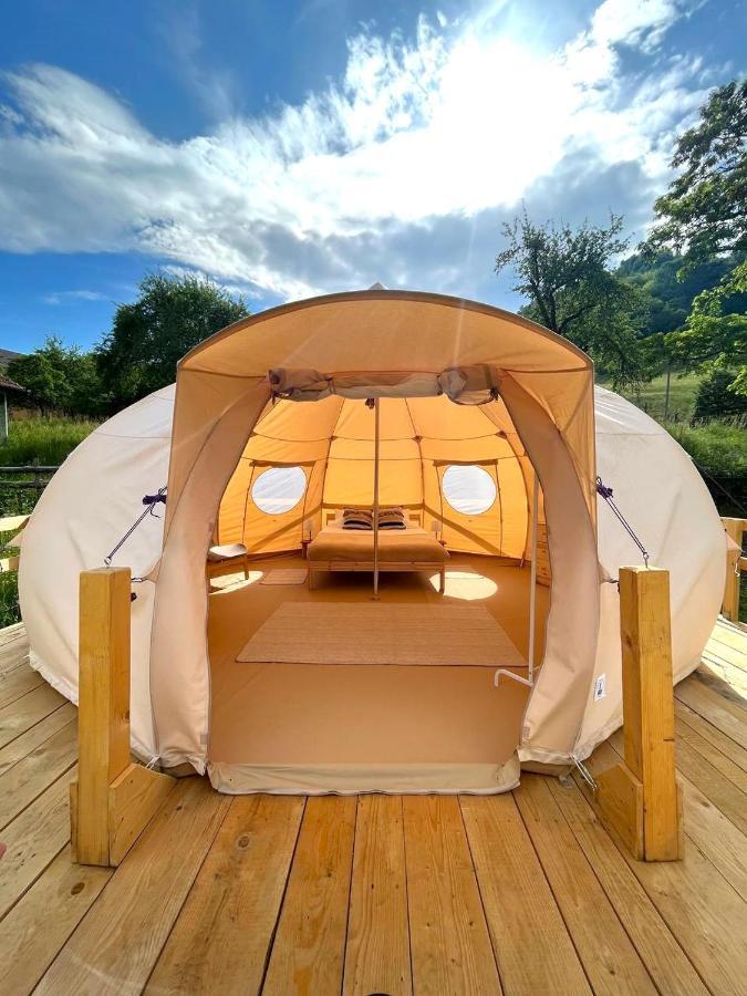 Flore'S Garden Glamping Bran  Exterior photo