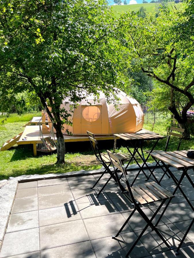 Flore'S Garden Glamping Bran  Exterior photo