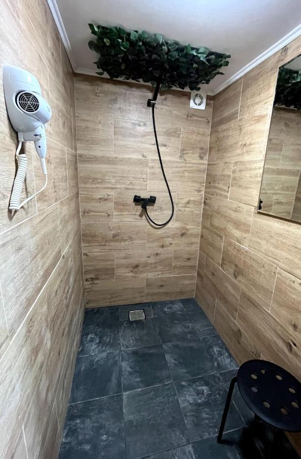 Flore'S Garden Glamping Bran  Exterior photo