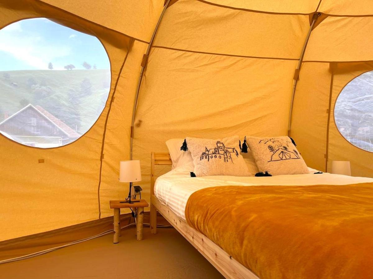 Flore'S Garden Glamping Bran  Exterior photo